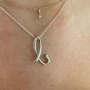 TIFFANY AND CO elsa peretti mini alphabet pendant “B”